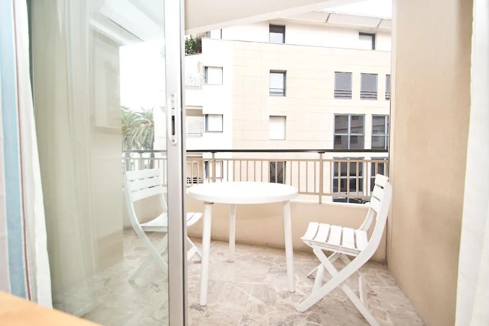 Antares Pop Apartment Cannes France
